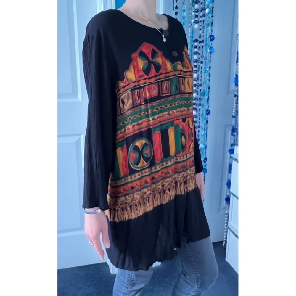 Vintage Crinkled Rayon Tunic – Multicoloured Tribal Geometric Print on Black